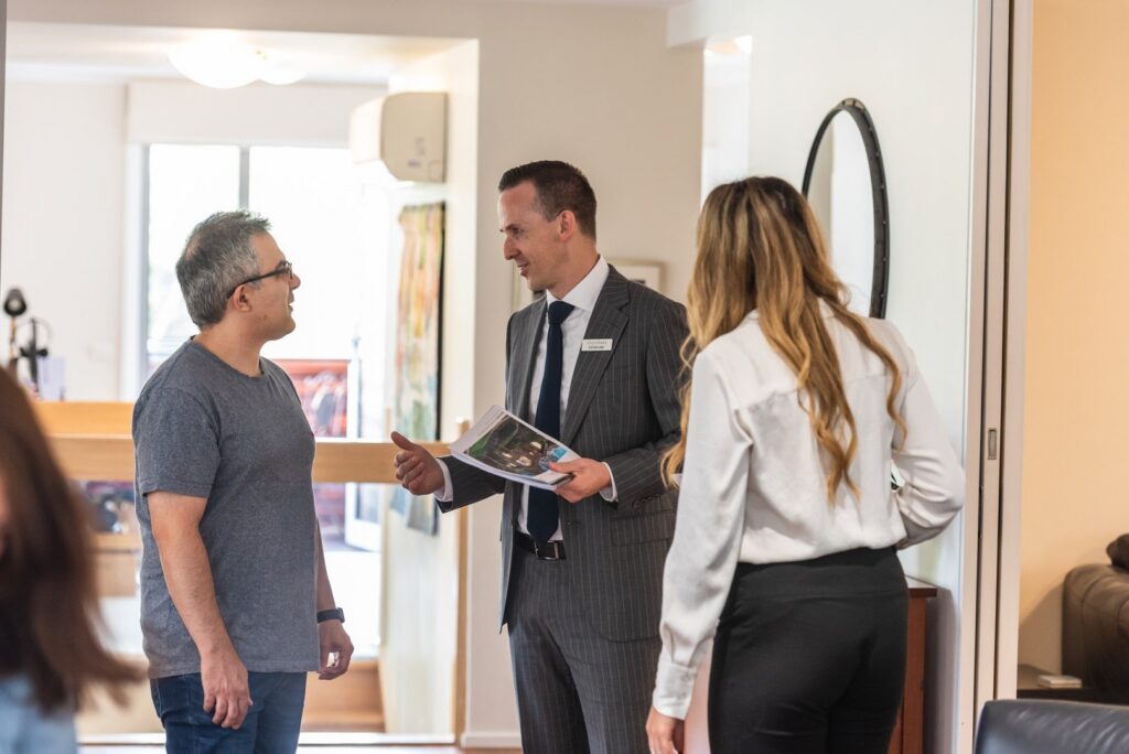 Buyers Advocate vs Selling Agent